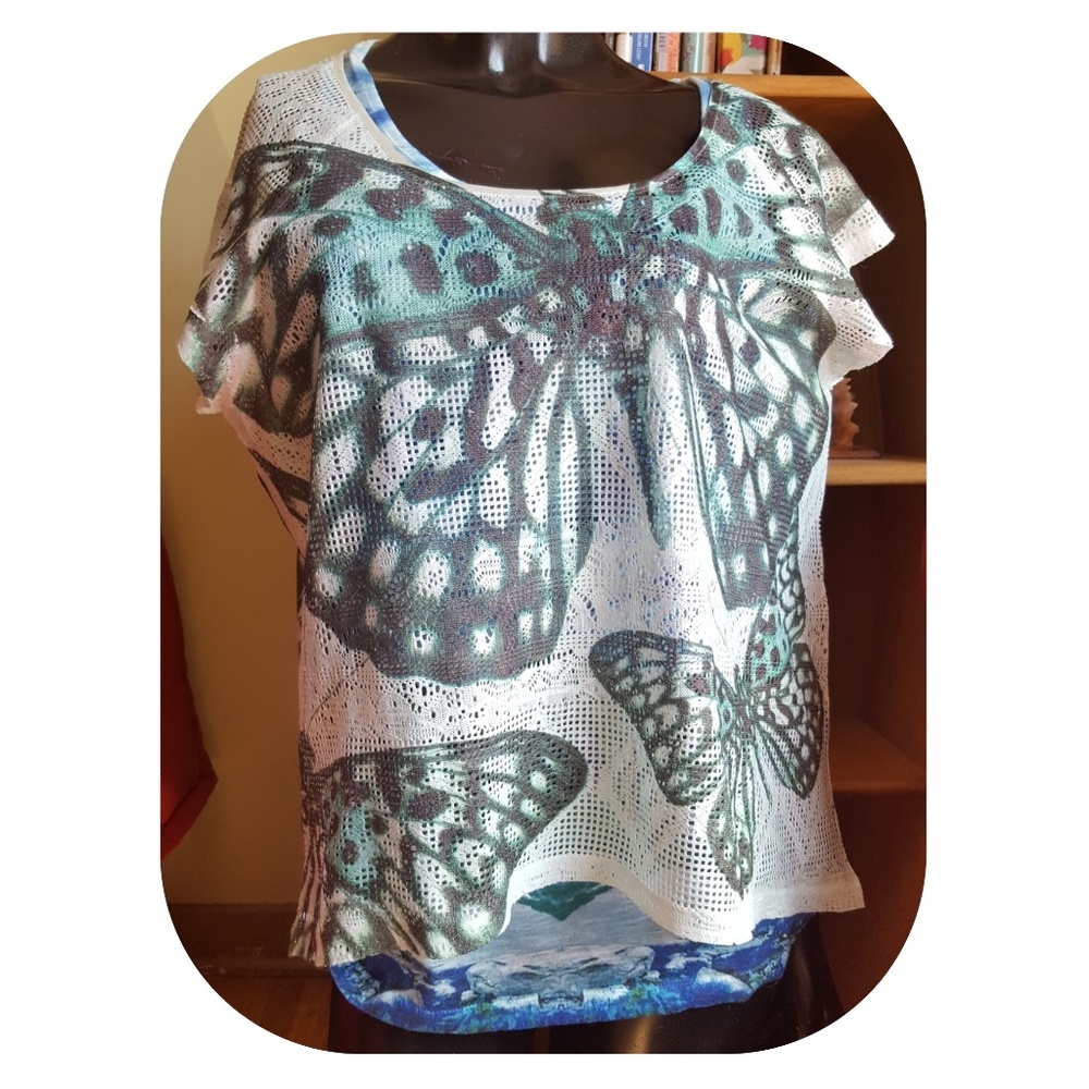 2 layer ONE WORLD Butterfly shirt over tank szXL
